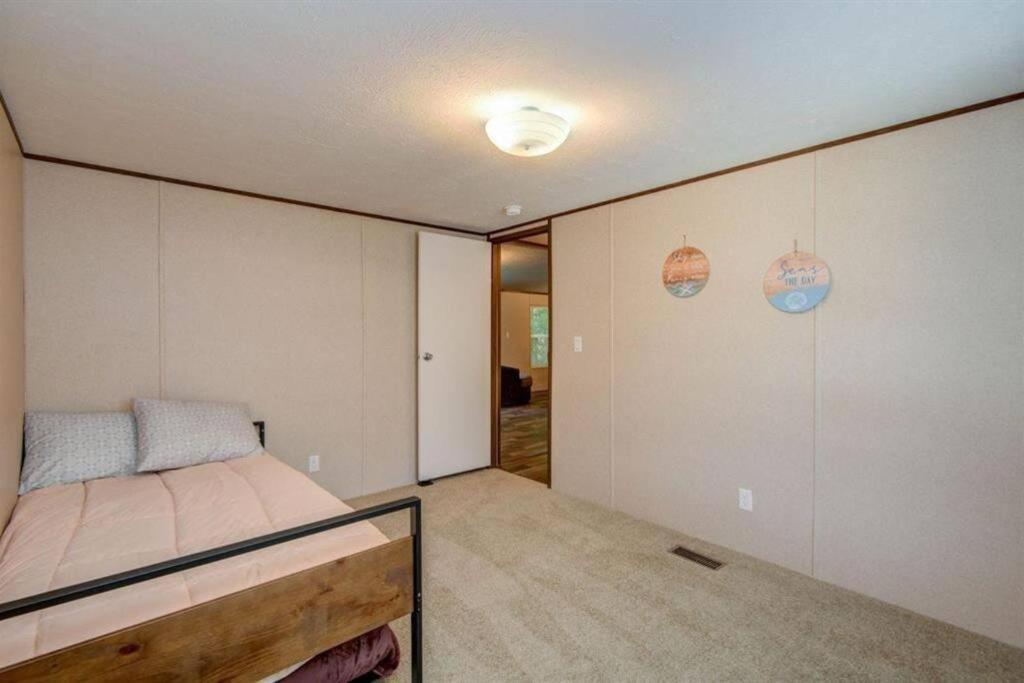Seaside Serenity - Holiday Home Sleeps 10 Дикинсън Екстериор снимка